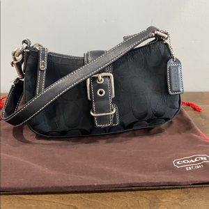 Vintage 2000s COACH shoulder pouchette